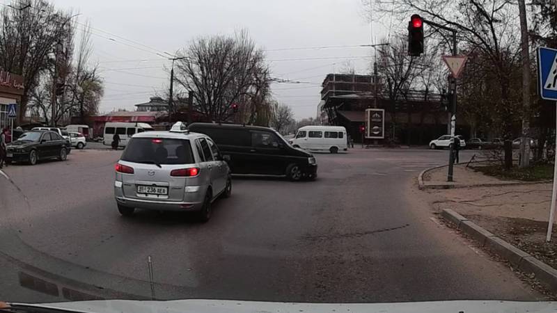 На Ленина-Сельская водитель «Хонды» нарушил несколько ПДД (видео, фото)