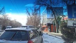 В Бишкеке инспектор бездействовал в отношении нарушителей ПДД, - горожанин