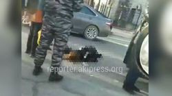 Видео — На Абдрахманова машина сбила женщину