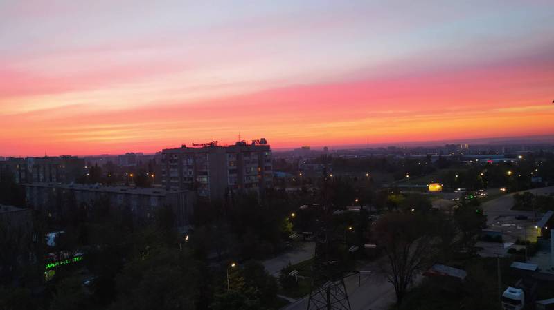 Шикарный закат в Бишкеке, 1 мая. Видео и фото