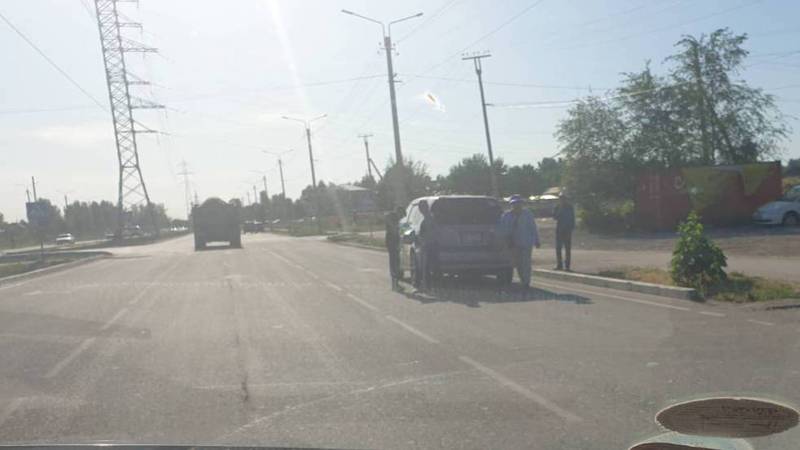 Очевидец сообщает о стихийной продаже бензина на ул.Профсоюзной. Фото