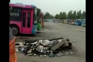 Мэрия Бишкека: Вышедшие из строя автобусы на территории автопарка готовятся к списанию