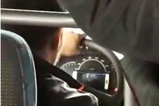Видео — Водитель столичной маршрутки №172 за рулем смотрел видео, - пассажир