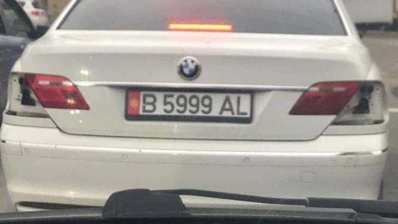 В Бишкеке замечен BMW 730 без поворотников, в Carcheck у данного авто 41,5 тыс. сомов штрафов