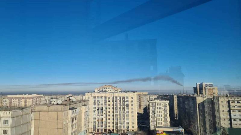 Смог над Бишкеком и ТЭЦ. Фото горожанина