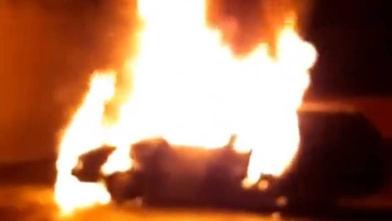 В Тунгуче ночью сгорел автомобиль. Видео