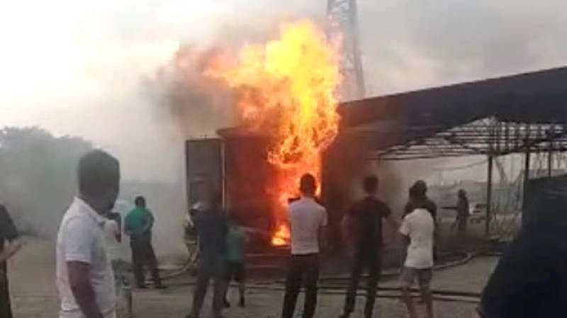 В Токмоке горит контейнер с ГСМ. Видео