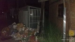 На Тойгонбаева в Бишкеке мусор складируют возле жилого дома