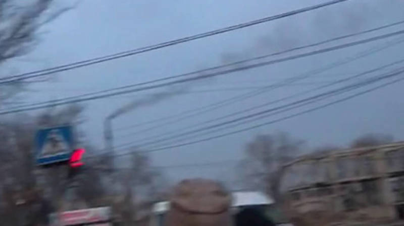 Горожанин жалуется на дым из трубы здания на Гагарина. Видео