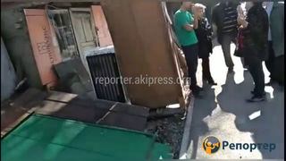 Законно ли снесли забор дома на улице Суюмбаева, - горожанка? (видео)