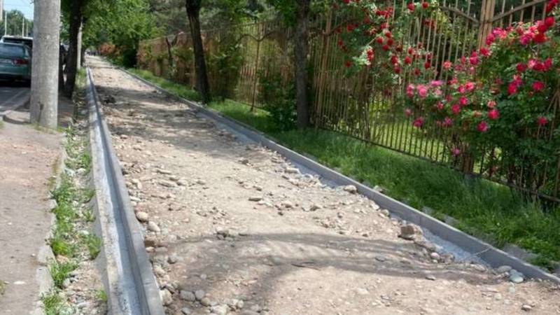 Когда у парка Ататюрка закончат ремонт тротуара? - горожанин