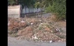 Жительница Кызыл-Аскера жалуется на разбросанный мусор