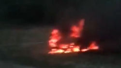 На трассе Ош-Бишкек сгорела машина. Видео