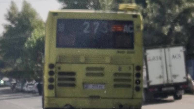 «Кривой» пассажирский автобус в Оше. Видео