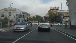На новой дороге на Кулатова не нанесли знаки. Фото