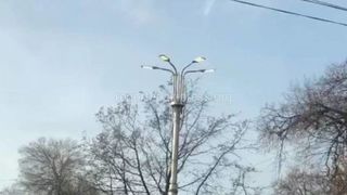Почему на улицах Бишкека днем горят фонари? Ответ «Бишкексвет»