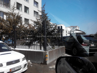 На улице Жумабека строительство и ограждение с захватом территории незаконны, - Бишкекглавархитектура <b><i>(фото)</i></b>
