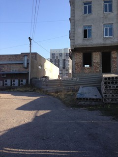 В переулке Краснофлотский незаконно поставили забор, перекрывающий прямой выход на улицу Ахунбаева, просим разобраться, - горожанин <b><i>(фото)</i></b>
