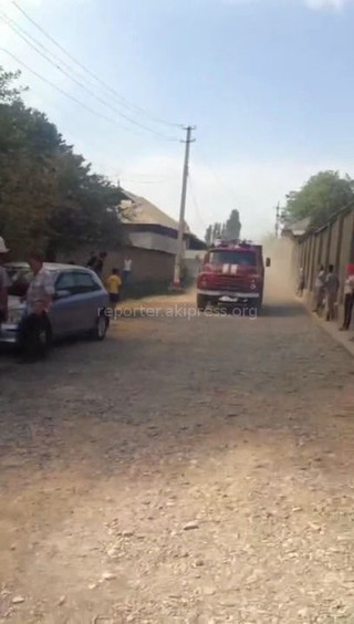 У пожарных в селе Октябрь Кара-Суйского района шланг оказался в дырках, вторая машина прибыла без воды, - читатель <i>(видео) </i>