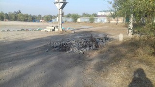 В 5 мкр в Бишкеке после ремонта дорог остался строительный мусор, - читатель (фото)