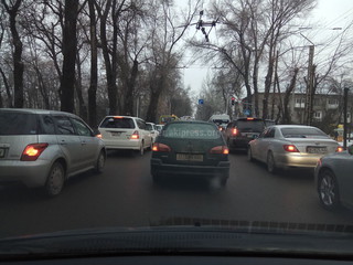 Правильно ли установлен знак поворота направо на Молодой Гвардии-Московской? - читатель