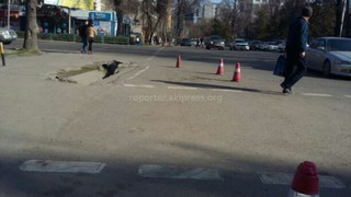 Ограждения на пересечении проспекта Чуй и улицы Исанова мешают повороту налево, - читатель (фото)