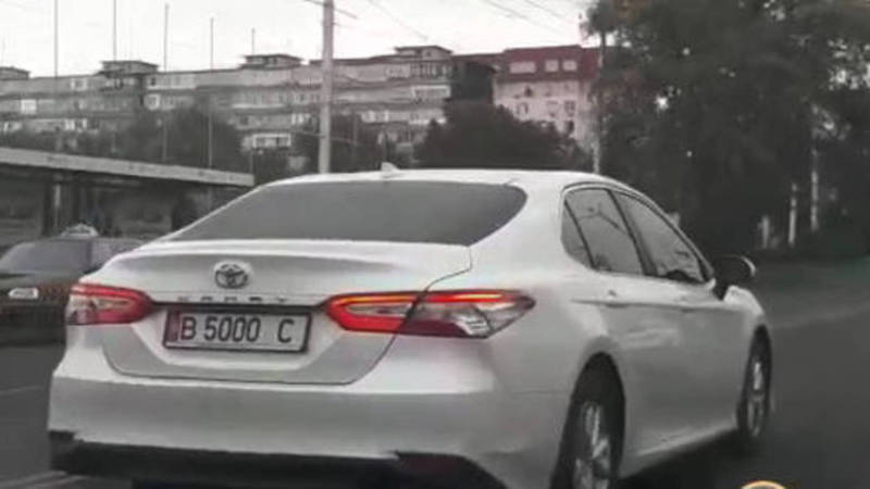 УОБДД Бишкека до сих пор ищет водителя тонированной «Тойоты» с госномером B 5000 C