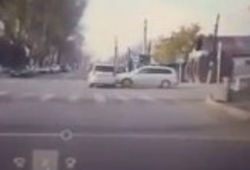 Видео — Стало известно, каким образом «Тойота» въехала в гараж на Орозбекова-Баялинова