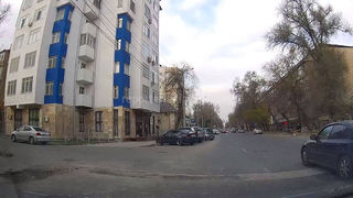 Бишкекские службы раскопали асфальт на участке ул.Токтогула, а обратно заасфальтировать забыли, - читатель