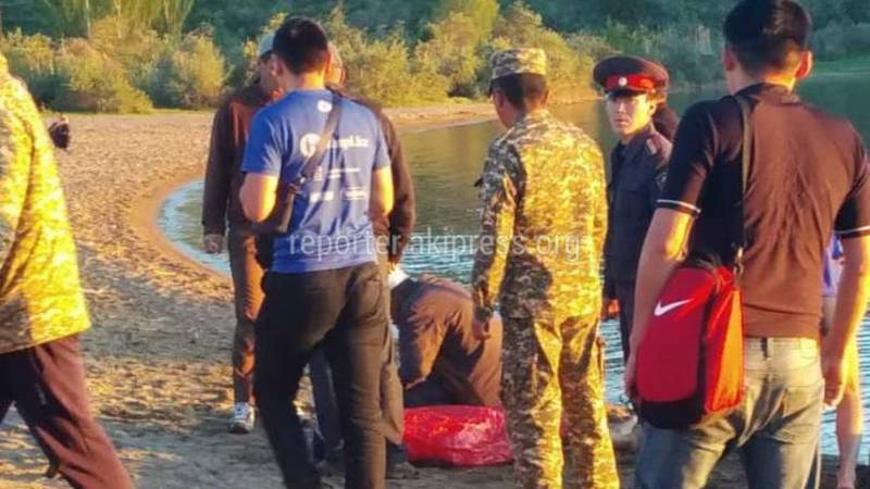 Фото с берега Иссык-Куля, где утонул 15-летний мальчик