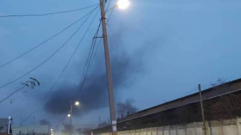 Жители ул.Жамгырчинова жалуются на дым и неприятный запах со стороны завода