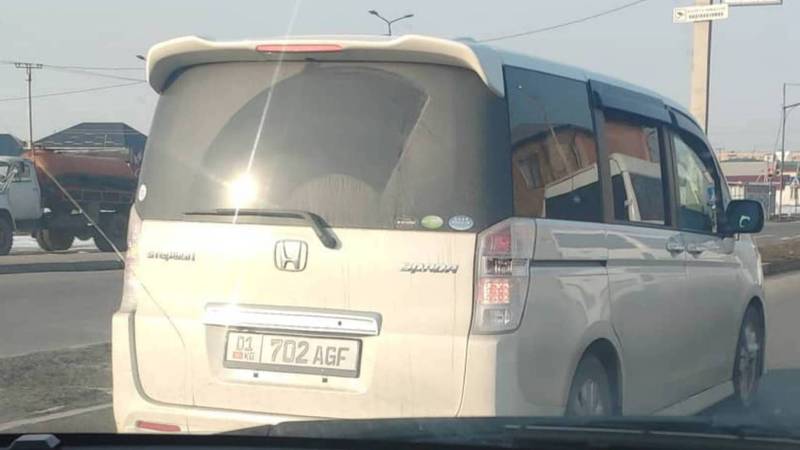 В Бишкеке праворульная «Хонда» зарегистрирована как леворульная. Фото
