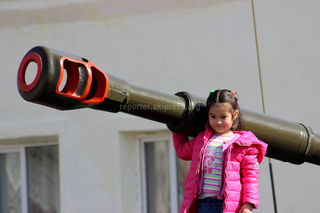 Фото — Дети на военном празднике