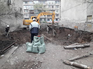 Житель интересуется законностью вырытого котлована на улице Тыныстанова (фото)