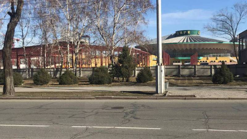 Возле цирка в центре Бишкека строится кафе