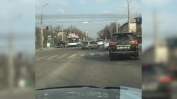 На Ахунбаева-Токтоналиева водитель «Лексуса» выехал за стоп-линию. Фото