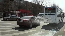 Бишкекчанин отправил видео о нарушениях ПДД на дорогах города