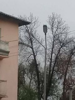 На ул.Шакирова в Оше не работает фонарь уличного освещения (фото)