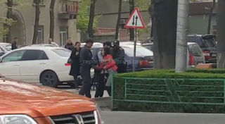 Милиция задержала девушку и парня, которые шли по проезжей части проспекта Чуй <i>(видео)</i>