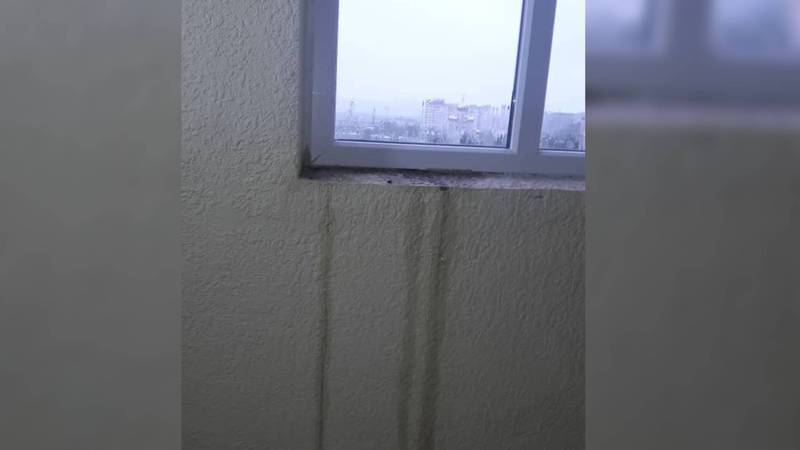 Фото — Дождь затопил новый дом в Бишкеке, построенный для военнослужащих