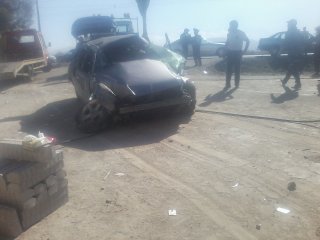 В селе Каражыгач автомобиль, на большой скорости сбив другой автомобиль, вылетел на тротуар <b>(фото)</b>