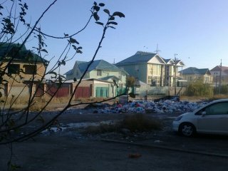 Когда в микрорайоне «Учкун» убрали мусорные баки, перестали регулярно вывозить мусор, - жители <b>(фото)</b>