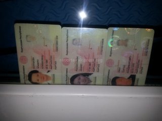 На кассе «Экоисламик банка» на Калыка Акиева-Чуй забыты паспорта, может кто узнает свой документ, - читатель <b>(фото)</b>
