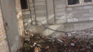 На территории детской площадки по ул.Турусбекова уже год продолжается незаконное строительство 9-этажного дома, просим наказать виновных, - жители <b>(фоторепортаж)</b>