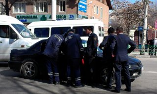 ДПС задержала в Бишкеке выпускников школы милиции, - очевидец <b>(фото)</b>