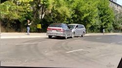 В Бишкеке лоб в лоб столкнулись две «Хонды»