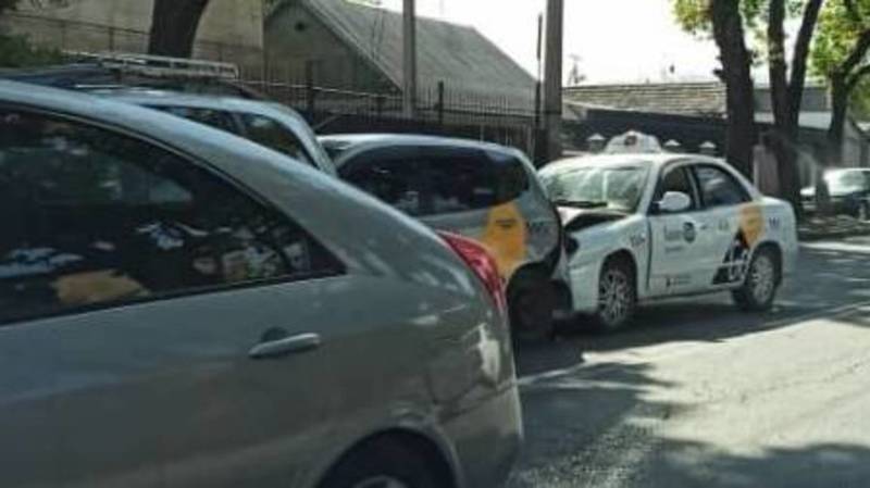 На ул.Абдрахманова произошло ДТП с участием 4 машин. Фото очевидца