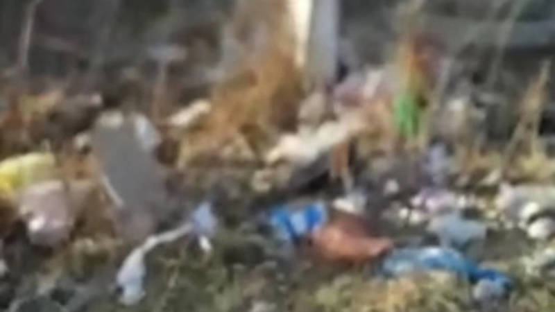 Житель пгт Шамалды-Сай жалуется мусор. Видео