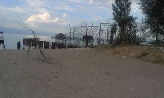 Пансионат на южному берегу Иссык-Куля закрыл доступ к пляжу местным жителям