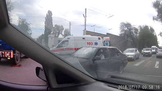 На Московской-Фучика грузовик наехал на пожилую женщину. Ей ампутировали ногу